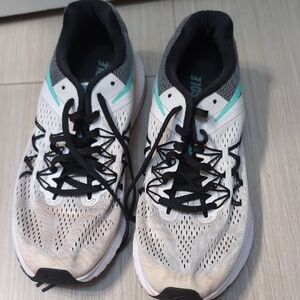 Women’s Nike Zoom Winflo 3 Running Sneakers in White and Teal
